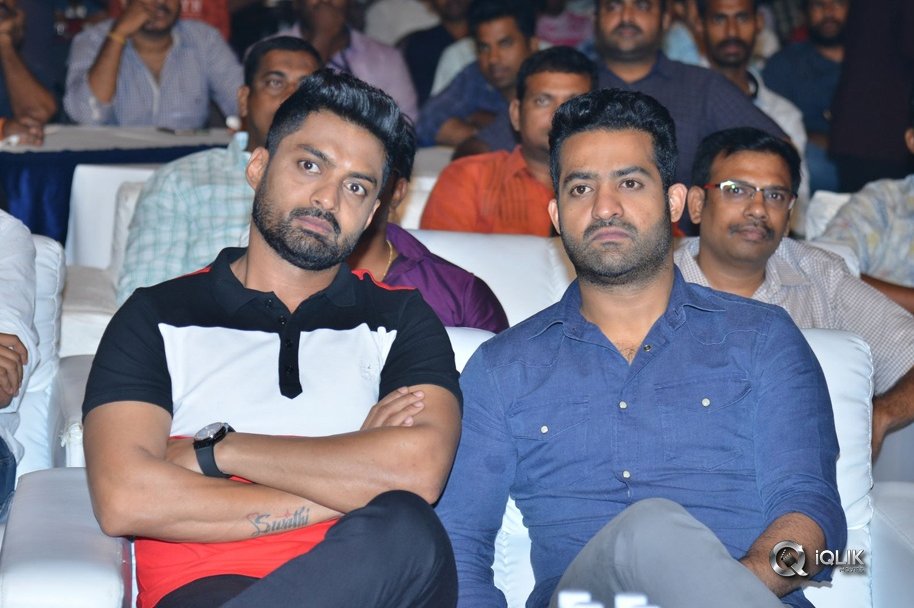 Naa-Nuvve-Pre-Release-Function-Photos